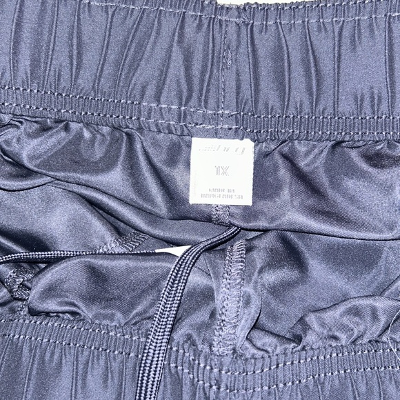 BCG Women's Colorblock Woven Shorts 4.5 in - Picture 3 of 3